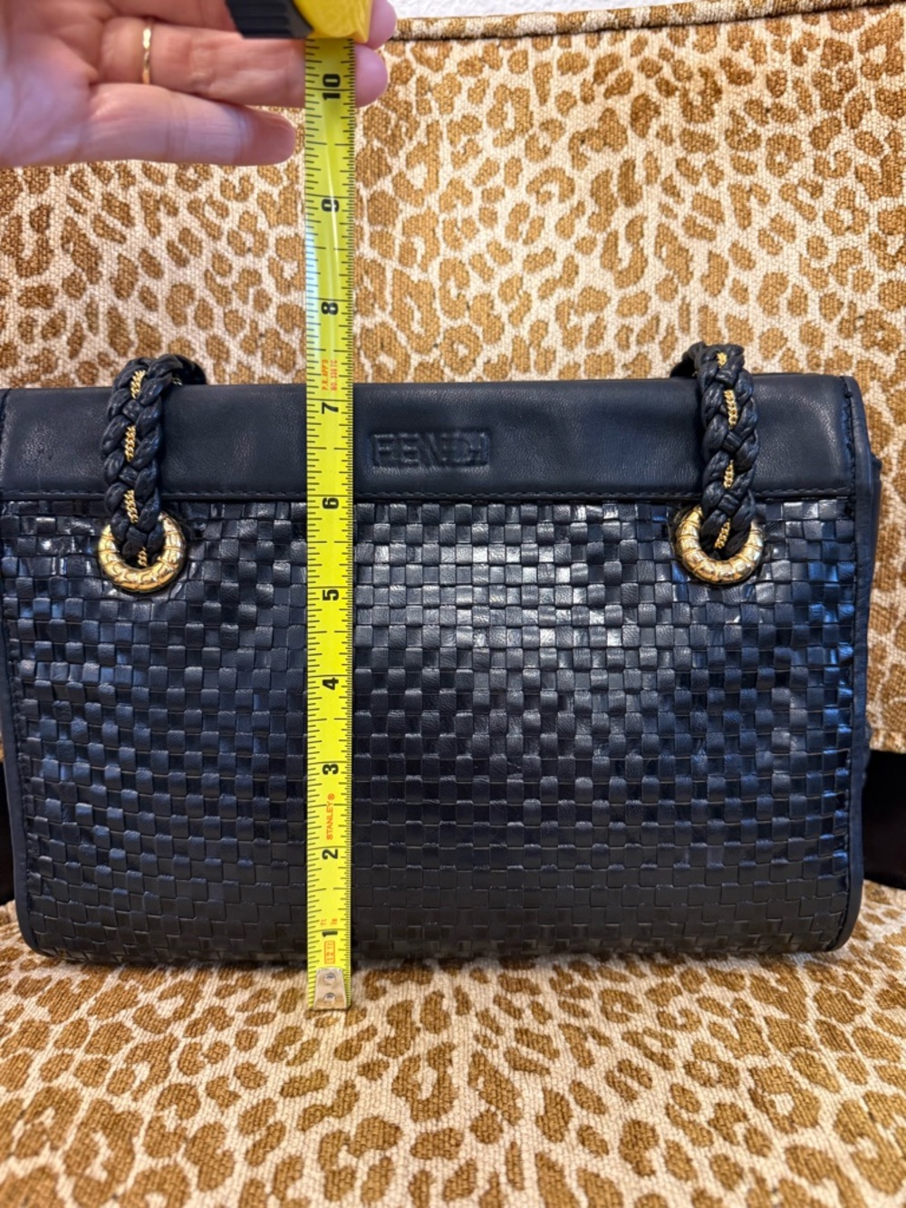 💯Auth FENDI Black Woven Leather Shoulder Bag w Braided handle & Gold hardware - Picture 4 of 10